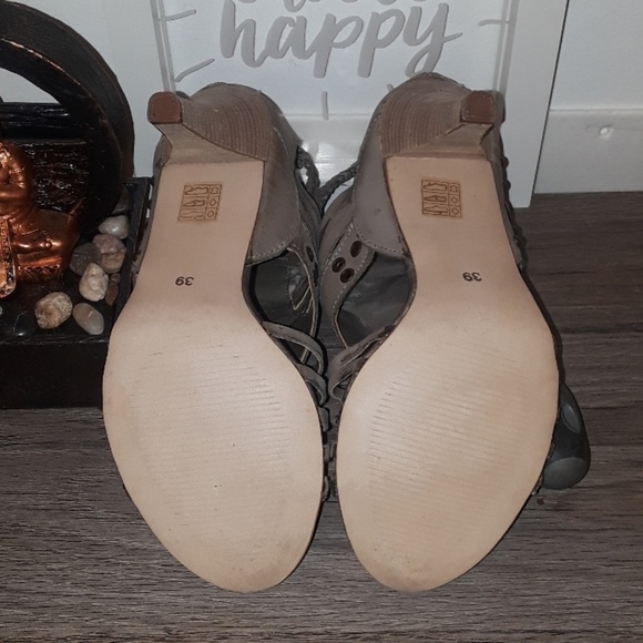 Aldo Sandal Heels Size 9 (EU 39) - Picture 3 of 3